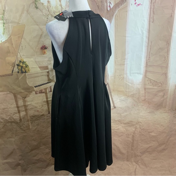 NEW TORRID Mini Scuba Fluted Dress - Picture 9 of 11